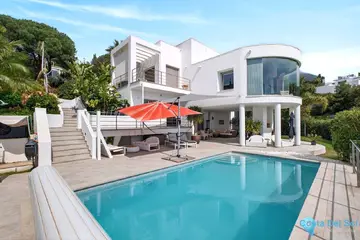 5 bedroom House for Sale in Valtocado