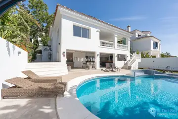 4 bedroom House for Sale in La Campana-38924