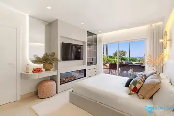 3 bedroom Apartment for Sale in New Golden Mile-38975