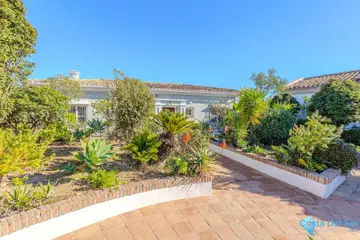 4 bedroom House for Sale in Nueva Andalucía-39078