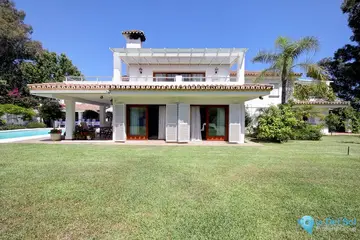 5 bedroom House for Sale in Costalita-39162