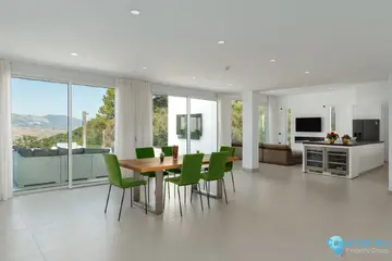 3 bedroom House for Sale in La Mairena-39205