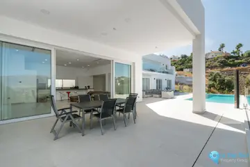 3 bedroom House for Sale in La Mairena-39206