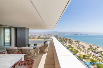 4 bedroom Apartment for Sale in Málaga Centro-39256
