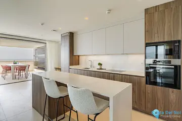 4 bedroom Apartment for Sale in Málaga Centro-39258