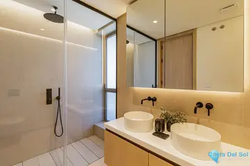 4 bedroom Apartment for Sale in Málaga Centro-39264