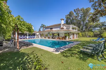 5 bedroom House for Sale in New Golden Mile