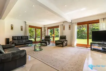 5 bedroom House for Sale in New Golden Mile-39294