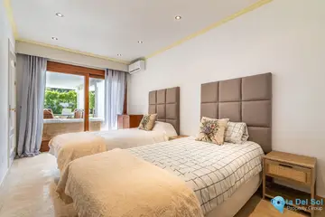 5 bedroom House for Sale in New Golden Mile-39296