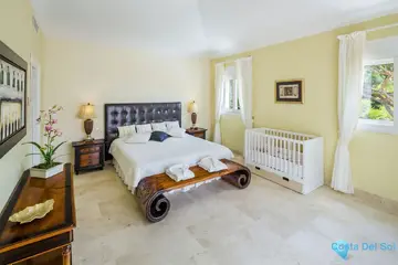 4 bedroom House for Sale in Elviria-39350