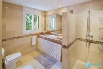 4 bedroom House for Sale in Elviria-39351
