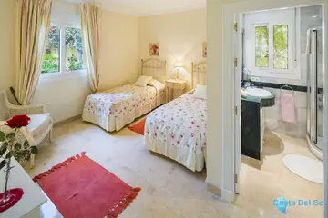 4 bedroom House for Sale in Elviria-39352