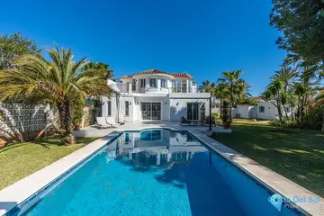 4 bedroom House for Sale in Marbesa