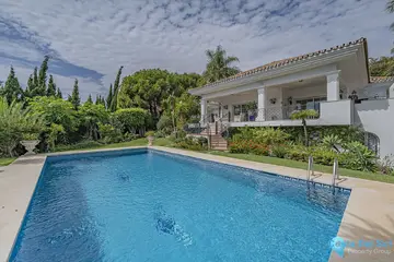 4 bedroom House for Sale in El Paraiso
