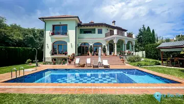 6 bedroom House for Sale in El Rosario