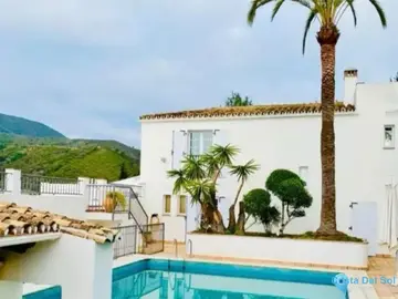 8 bedroom House for Sale in Benahavís