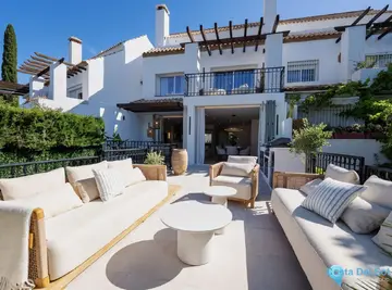 5 bedroom House for Sale in The Golden Mile