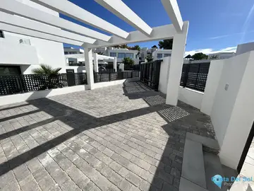 4 bedroom House for Sale in Río Real-39969