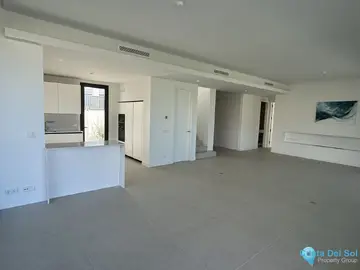 4 bedroom House for Sale in Río Real-39975