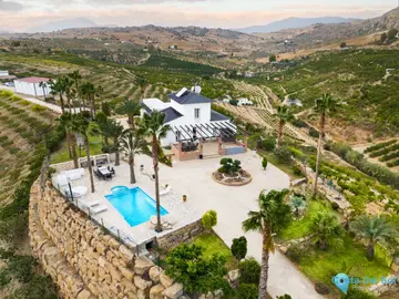 4 bedroom House for Sale in Pizarra