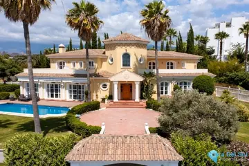 5 bedroom House for Sale in Selwo