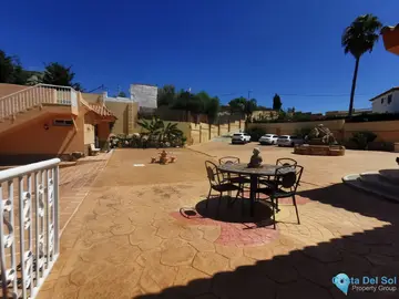 6 bedroom House for Sale in La Cala de Mijas-40053