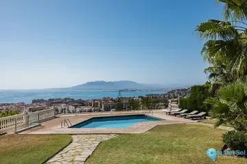 5 bedroom House for Sale in Málaga Este