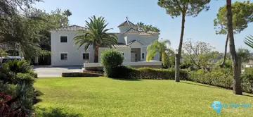 5 bedroom House for Sale in Estepona