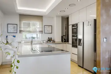 4 bedroom Apartment for Sale in Los Almendros-40565