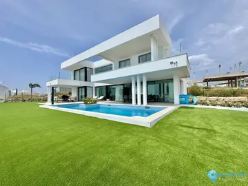 6 bedroom House for Sale in Cancelada-40660