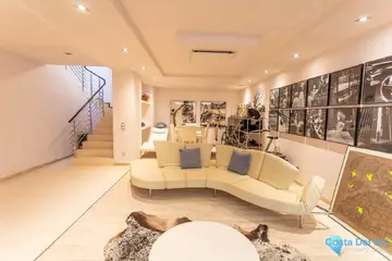 4 bedroom House for Sale in The Golden Mile-40917