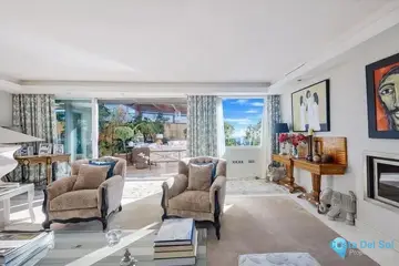 4 bedroom House for Sale in Málaga-40937