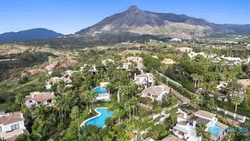 4 bedroom House for Sale in The Golden Mile-40993