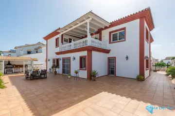 6 bedroom House for Sale in San Pedro de Alcántara-41001