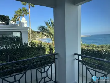3 bedroom Apartment for Sale in Estepona-41056