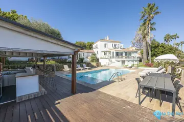 6 bedroom House for Sale in La Duquesa-41109