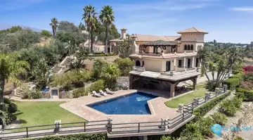 6 bedroom House for Sale in Estepona