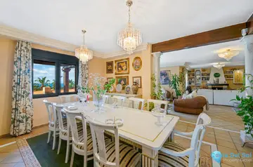 6 bedroom House for Sale in Estepona-41140
