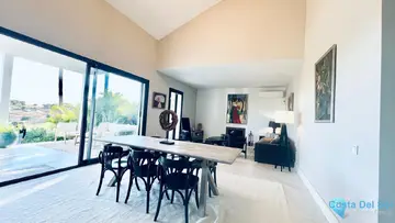 4 bedroom House for Sale in El Paraiso-41230