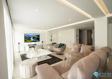 5 bedroom House for Sale in Nueva Andalucía-41273