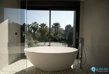 5 bedroom House for Sale in Nueva Andalucía-41278