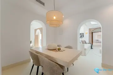 6 bedroom House for Sale in El Madroñal-41501