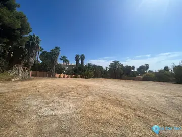 1850m2 Plot for Sale in Nagüeles-41535