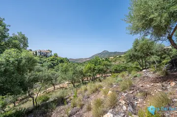 4829m2 Plot for Sale in La Zagaleta-41945