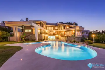6 bedroom House for Sale in Churriana