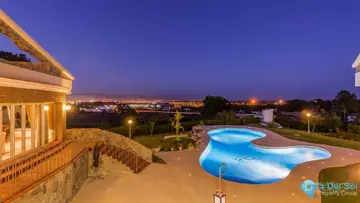 6 bedroom House for Sale in Churriana-41999