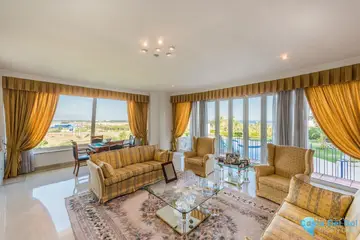 6 bedroom House for Sale in Churriana-42003