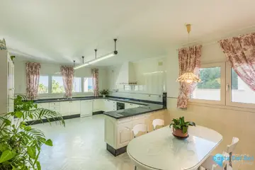 6 bedroom House for Sale in Churriana-42004