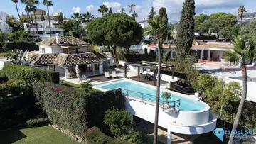 4 bedroom House for Sale in Nueva Andalucía
