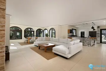 6 bedroom House for Sale in Marbesa-42121